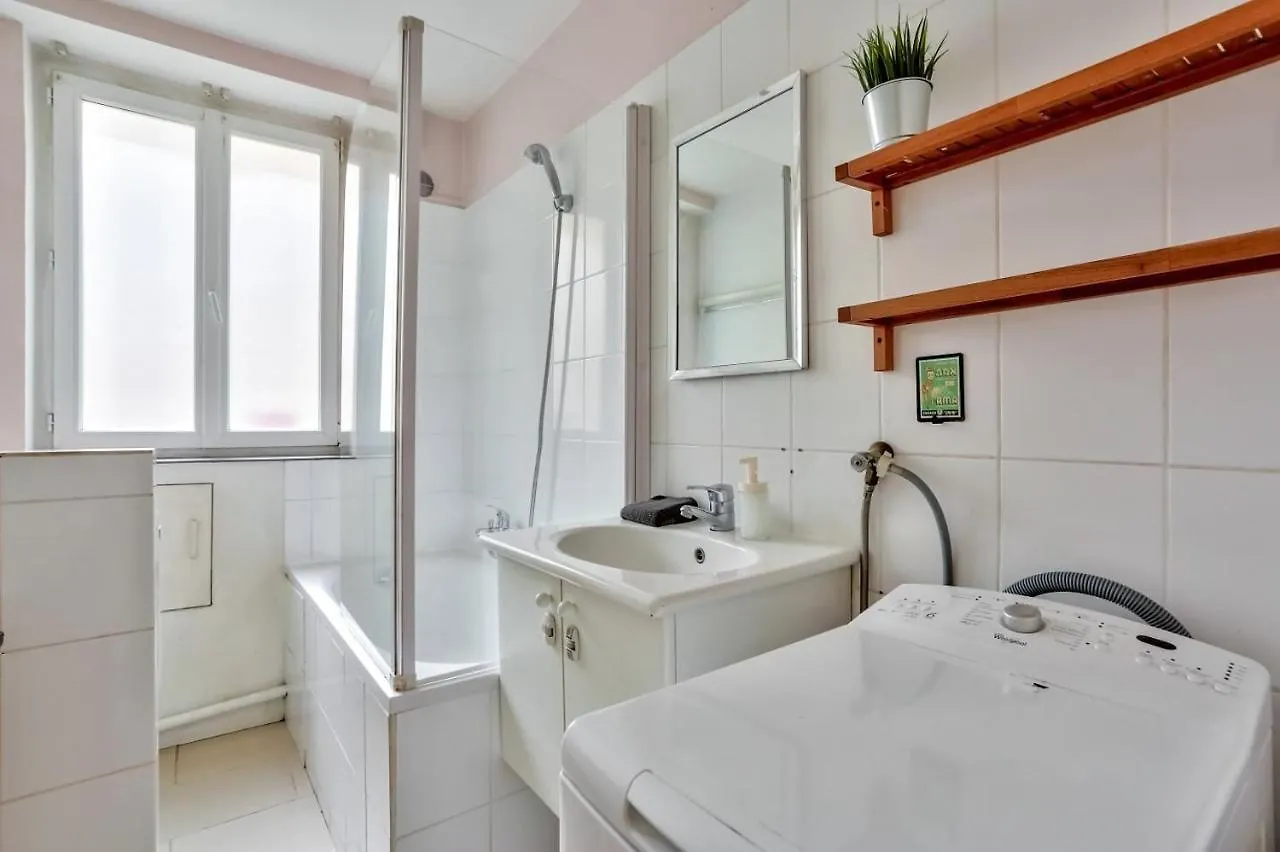 Appartement Quartier Pigalle Free Netflix Paris France
